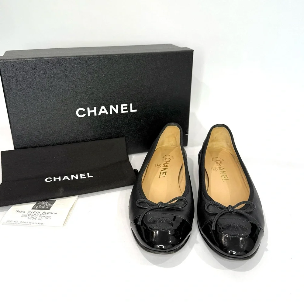 ✨SOLD✨ Chanel Black Lambskin Ballet Flats - Picture 3 of 11
